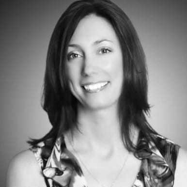 Portrait of Amanda, a professional stylist at The Robert Andrew Salon & Spa Collection, showcasing their expertise and style.