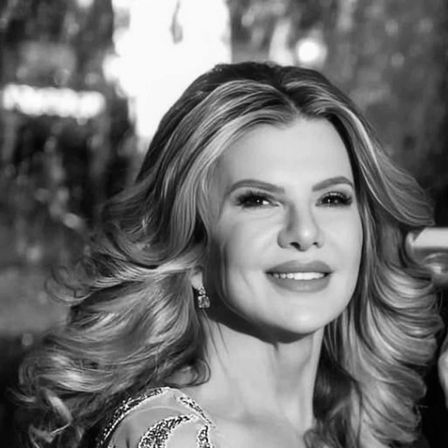 Portrait of Yvonne Jeffers, a professional stylist at The Robert Andrew Salon & Spa Collection, showcasing their expertise and style.